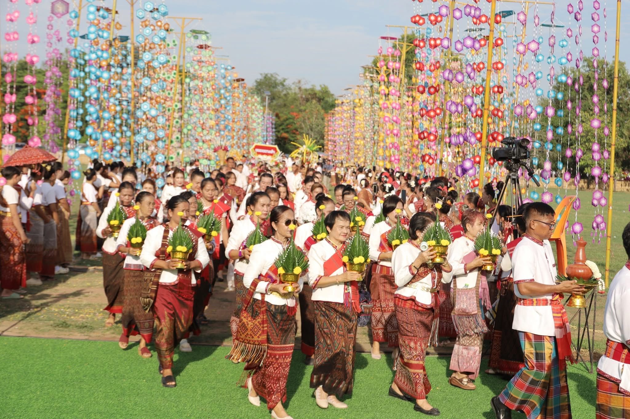 title - ส.ป.ก.กาฬสินธุ์ ร่วมพิธีเปิดงานเทศกาล “วิสาขปุณฺณมีปูชา” จังหวัดกาฬสินธุ์ ประจำปีงบประมาณ พ.ศ.2569